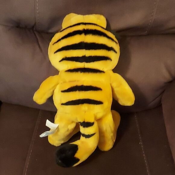 Garfield Plush 16"  - Picture 5 of 10